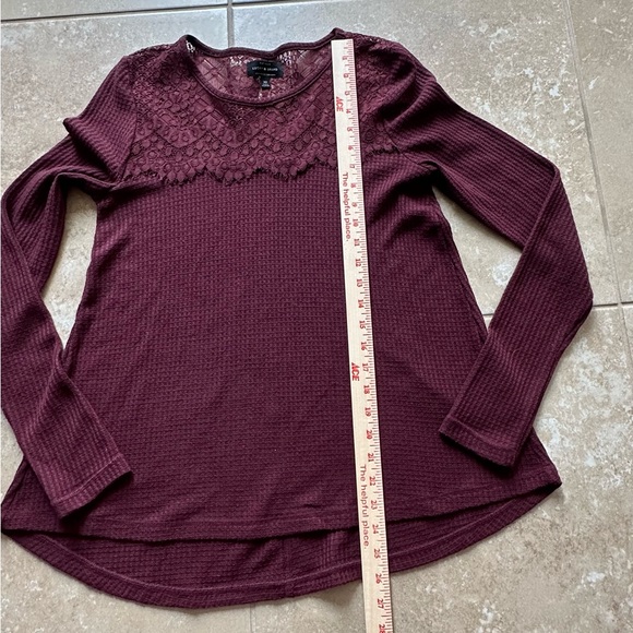 Lucky Brand Women's Maroon/Burgundy Long Sleeve Thermal Lace Shirt Top - Sz XS - Picture 7 of 7